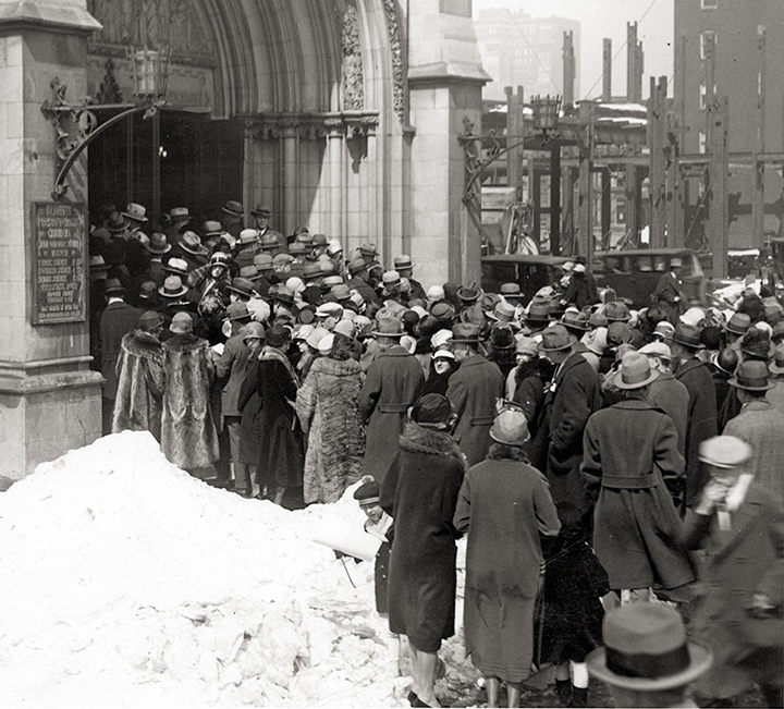 Easter Worshipers in 1926 Entering Fourth Presbyterian Church